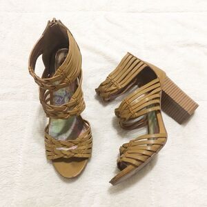 Madden Girl Women’s Revy Cognac Strapy Sandals Heels Size 8.5